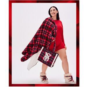 PINK Victoria’s Secret tote and blanket